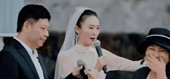 资本大鳄王冉:51岁娶小17岁童瑶余生要为娇妻遮风挡雨(图29) 资本大鳄王冉:51岁娶小17岁童瑶余生要为娇妻遮风挡雨(图29)